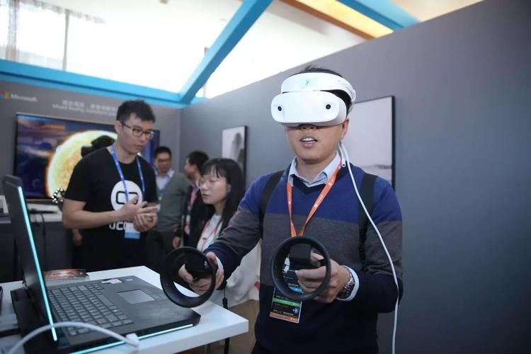 微軟混合現實與新科技跨越四大領域 金融、零售、教育齊放光彩